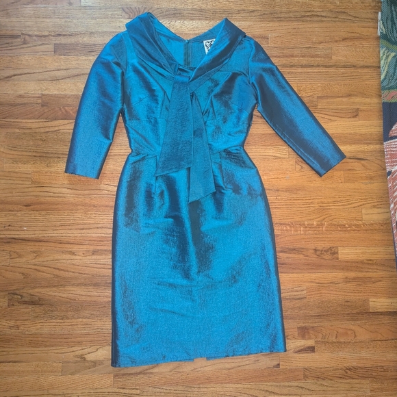 Vintage-Style Teal Satin Tie-Neck Dress - Picture 2 of 6